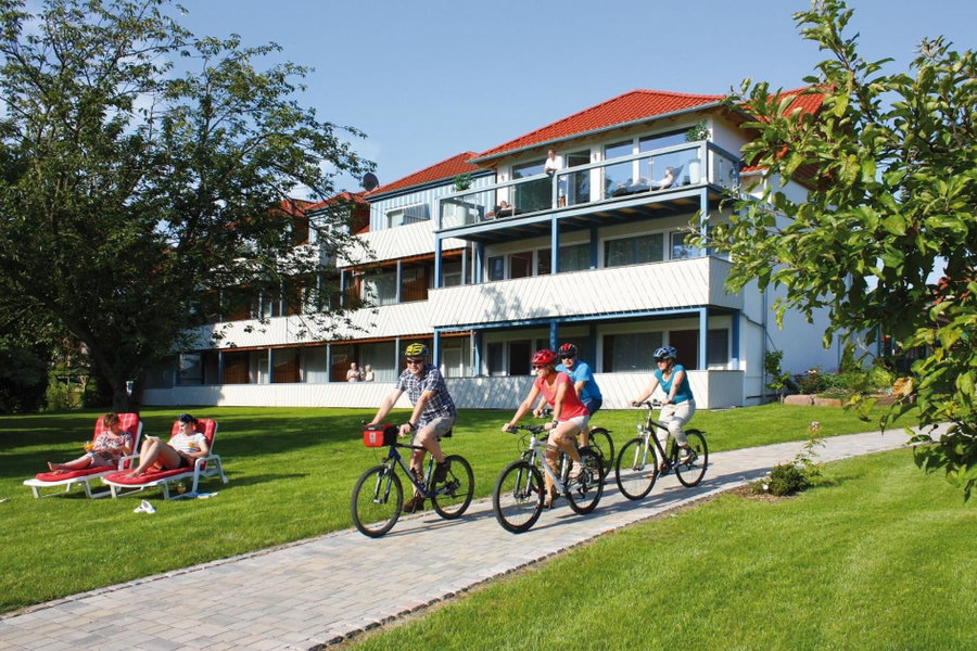 Hotel & Restaurant Kronenhof am Weser-Radweg, Oedelsheim, Germany