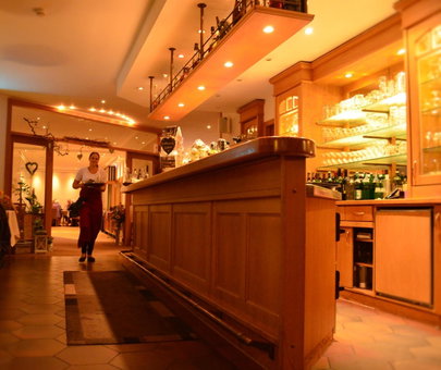 Hotel & Restaurant Kronenhof am Weser-Radweg, Oedelsheim, Germany