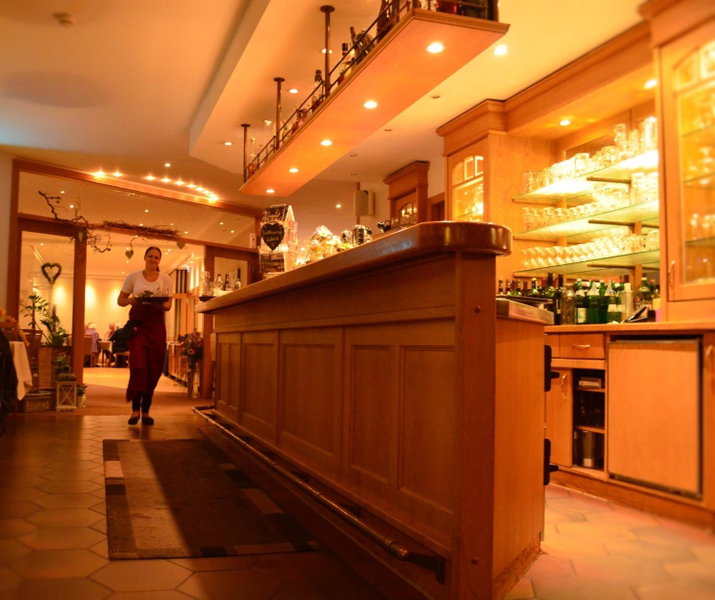 Hotel & Restaurant Kronenhof am Weser-Radweg, Oedelsheim, Germany