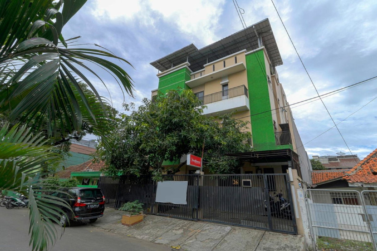 Hotel · RedDoorz Plus near Trisakti University, Jakarta
