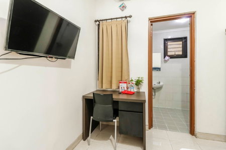 RedDoorz Plus near Trisakti University, Jakarta, Indonesia