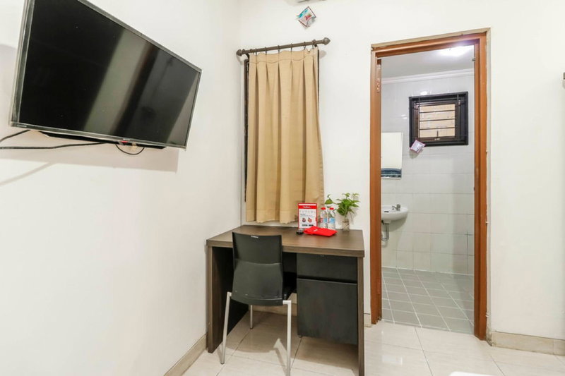 RedDoorz Plus near Trisakti University, Jakarta, Indonesia