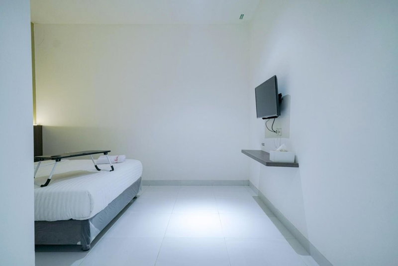 Sans Hotel Max Living Cengkareng, Jakarta, Indonesia
