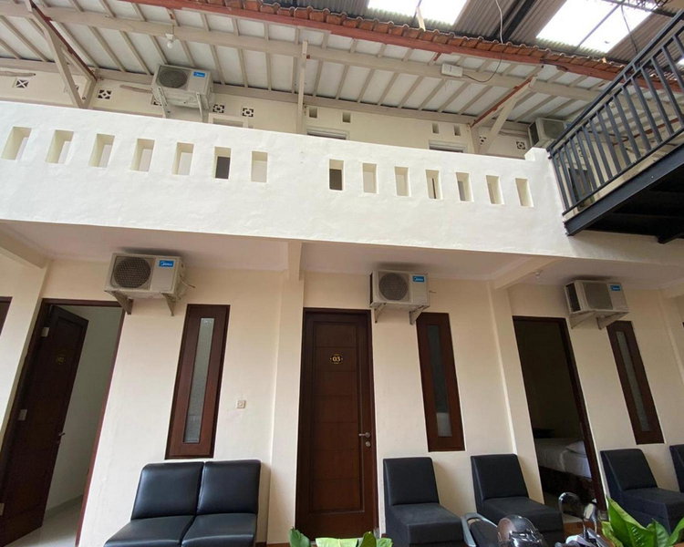 Jatiwinangun Homestay near GOR Satria Purwoketo Mitra RedDoorz, Purwokerto, Indonesia
