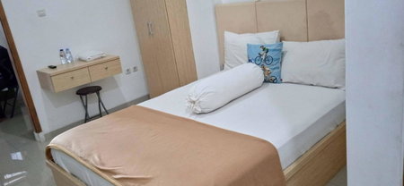 Guest House Pinarak 2 Syariah near GOR Satria Purwokerto Mitra RedDoorz, Purwokerto, Indonesia