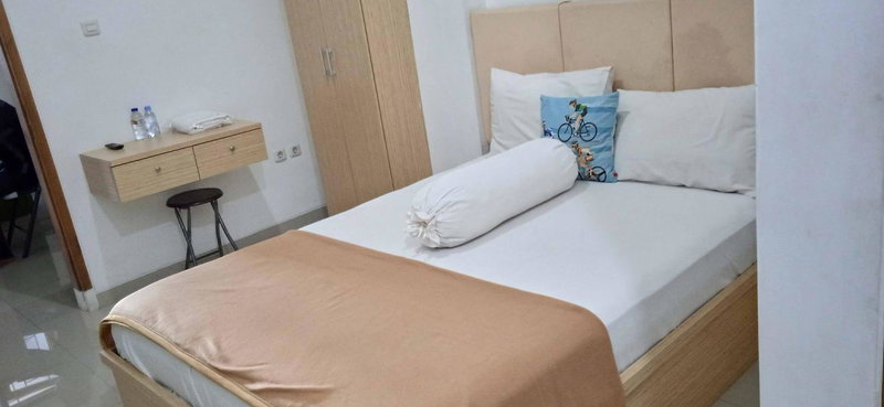 Guest House Pinarak 2 Syariah near GOR Satria Purwokerto Mitra RedDoorz, Purwokerto, Indonesia