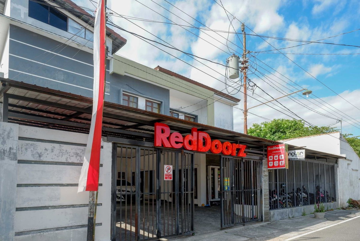 RedDoorz @ Kratonan Solo, Indonesia