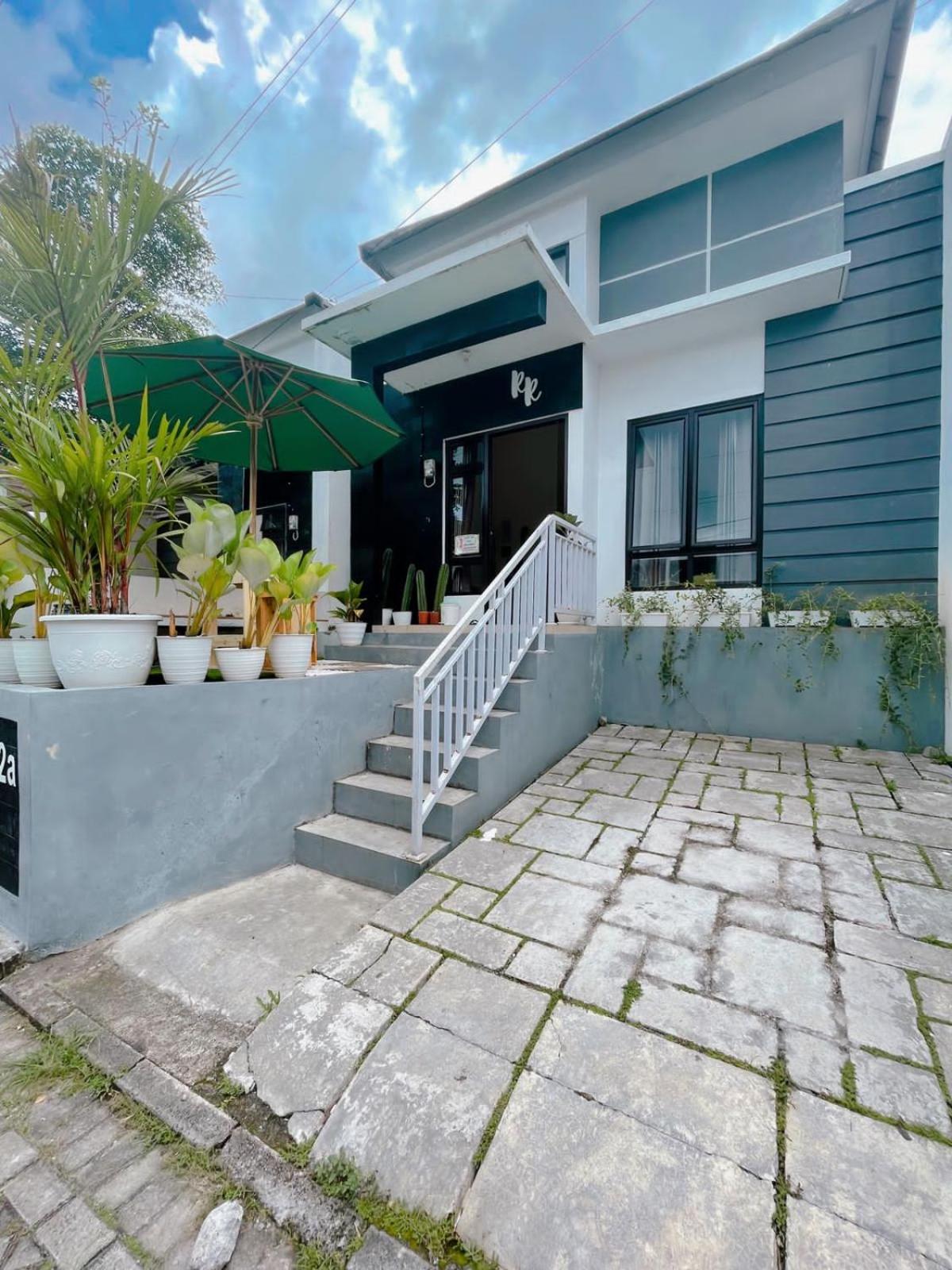 Villa RR, Indonesia