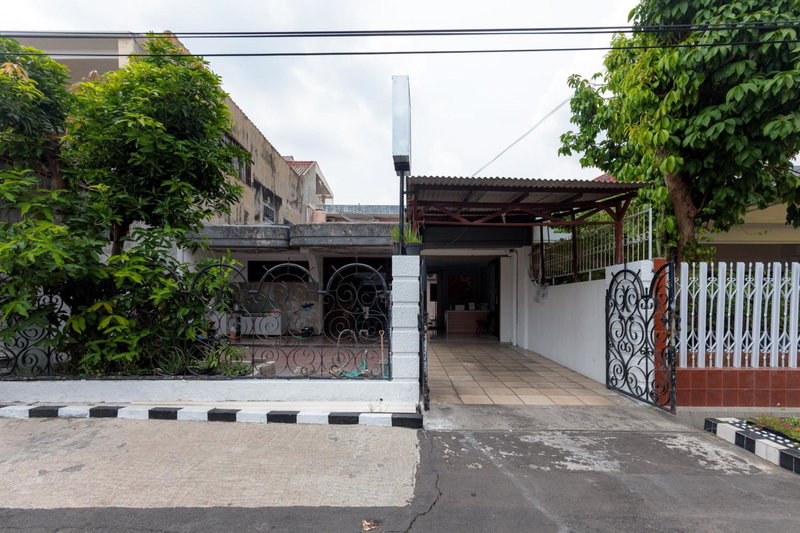 RedDoorz at Osuko Residence Sukomanunggal Jaya, Surabaya, Indonesia