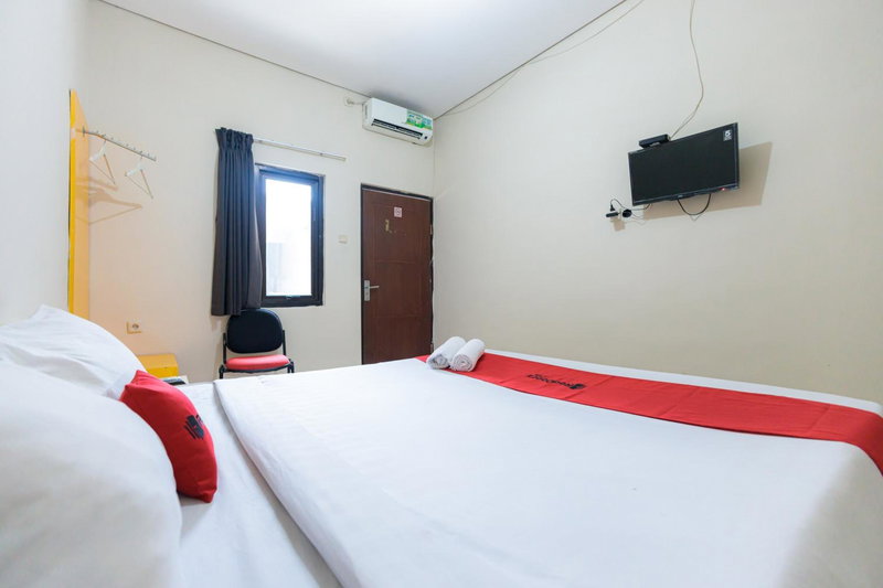 RedDoorz at Osuko Residence Sukomanunggal Jaya, Surabaya, Indonesia