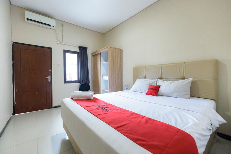 RedDoorz at Osuko Residence Sukomanunggal Jaya, Surabaya, Indonesia