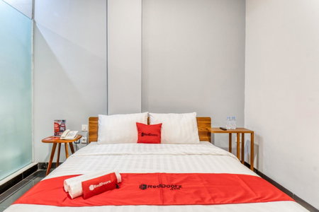 RedDoorz Plus near Taman Ismail Marzuki, Jakarta, Indonesia