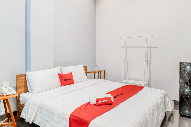 RedDoorz Plus near Taman Ismail Marzuki, Jakarta, Indonesia
