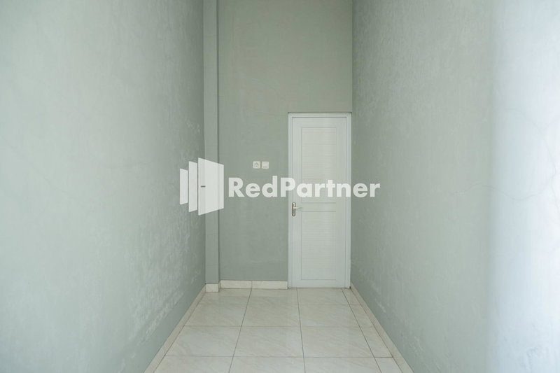 Athena House Syariah Near The Park Mall Solo Baru Mitra RedDoorz, Sukoharjo, Indonesia