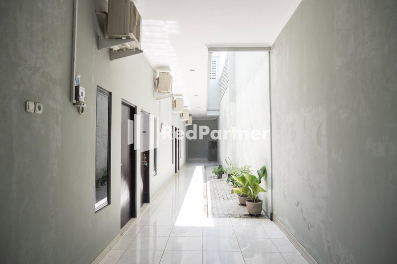 Athena House Syariah Near The Park Mall Solo Baru Mitra RedDoorz, Sukoharjo, Indonesia