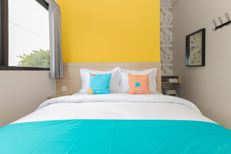 Sans Hotel Clover Ace Surabaya by RedDoorz, Surabaya, Indonesia