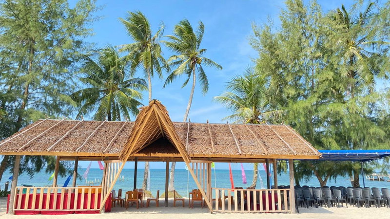 Kawaland glamping resort, Teluk Bakau, Indonesia