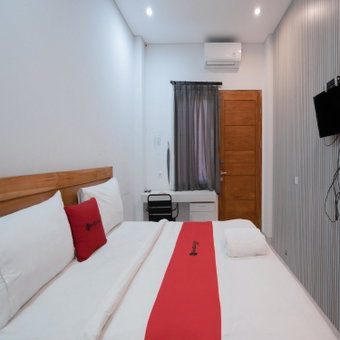 RedDoorz Plus at Kencana Residence Jimbaran, Jimbaran, Indonesia