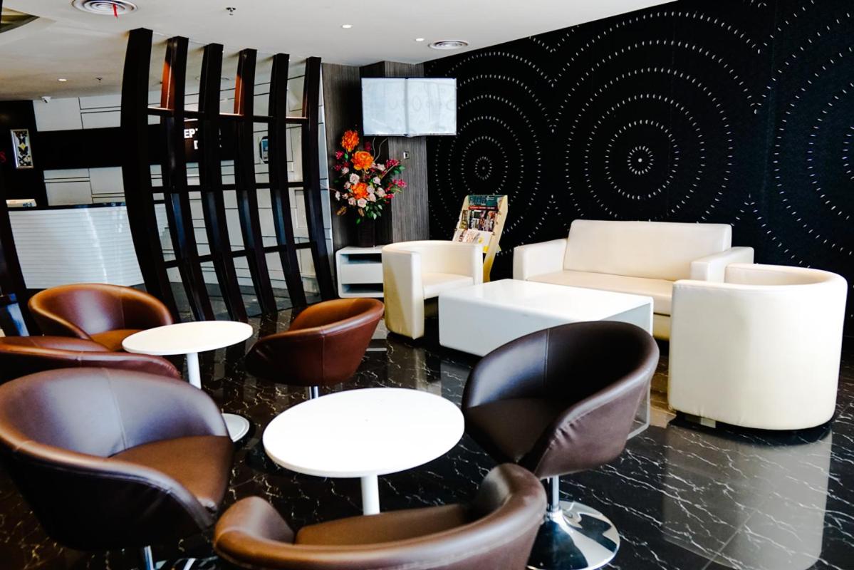 Hotel · Empress Hotel Makassar City Center by LIFE, Makassar