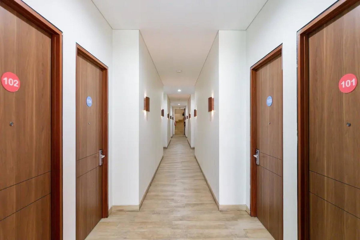 Hotel · Sans Hotel Rajawali Surabaya by RedDoorz, Krembangan