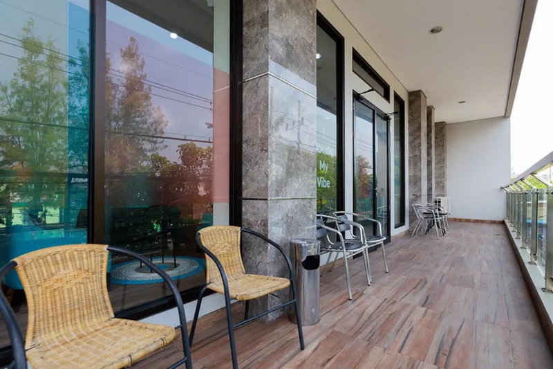 Sans Hotel Rajawali Surabaya by RedDoorz, Krembangan, Indonesia