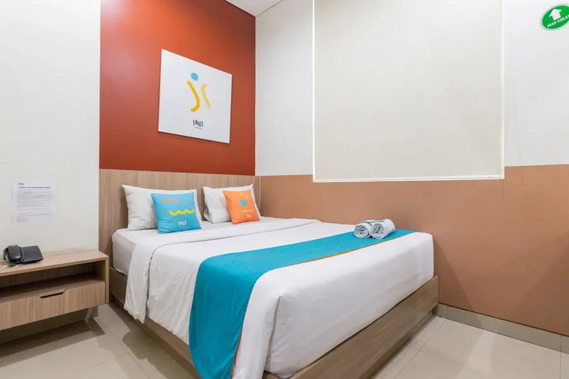 Sans Hotel Rajawali Surabaya by RedDoorz, Krembangan, Indonesia