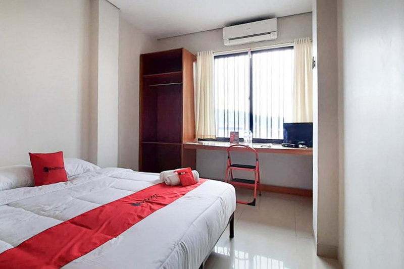RedDoorz Plus @ Bitung City Center, Bitung, Indonesia