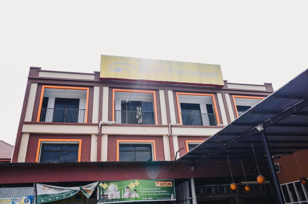 RedDoorz Plus near Sultan Hasanuddin Airport, Indonesia