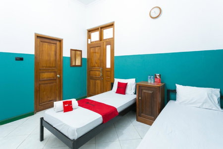RedDoorz Syariah near Alun Alun Magelang Bayeman, Magelang, Indonesia