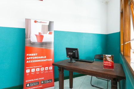 RedDoorz Syariah near Alun Alun Magelang Bayeman, Magelang, Indonesia
