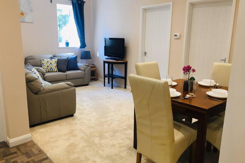 Private 1st Floor Apartment - Perfect for Port of Dover, Eurotunnel and Short Stays, Dover, United Kingdom
