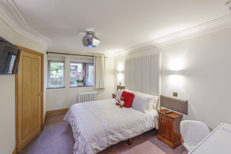 The Saddleworth Hotel, Oldham, United Kingdom