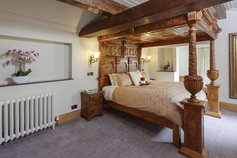 The Saddleworth Hotel, Oldham, United Kingdom
