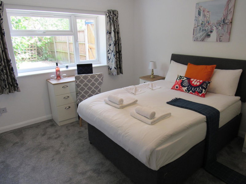 The Cambridge Suites - Tas Accommodations, Cambridge, United Kingdom