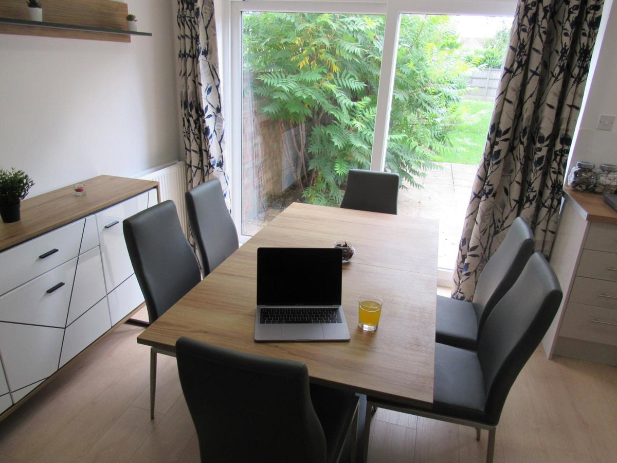 The Cambridge Suites - Tas Accommodations, United Kingdom