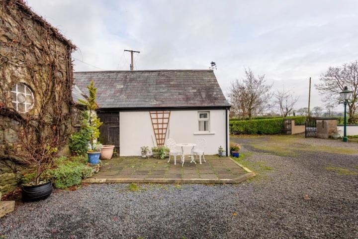 The Byre (Unusual and Different)., Dromore, United Kingdom