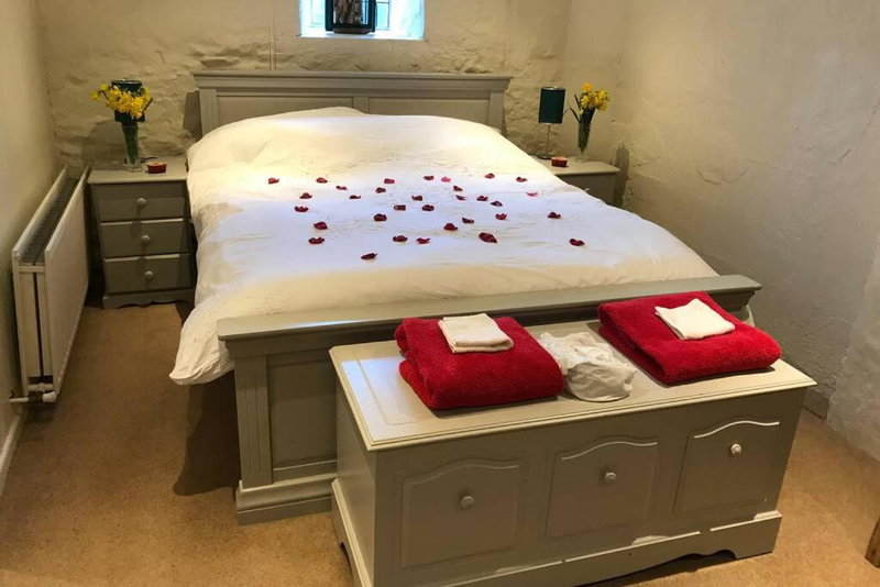 The Byre (Unusual and Different)., Dromore, United Kingdom