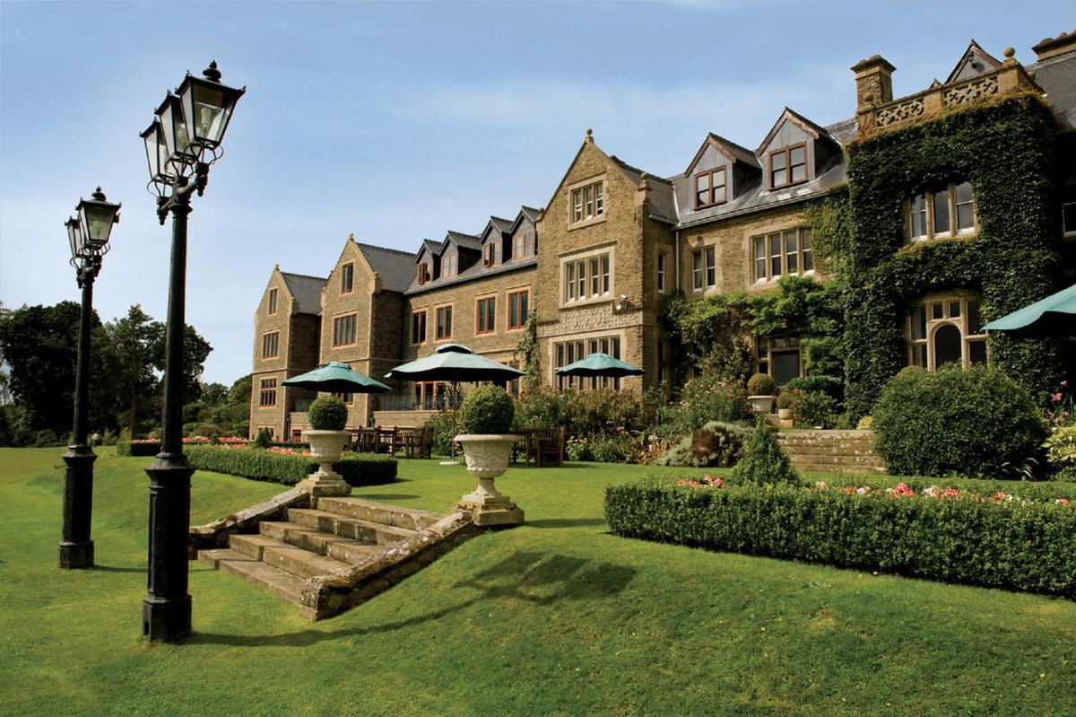 Hotel · South Lodge, Horsham