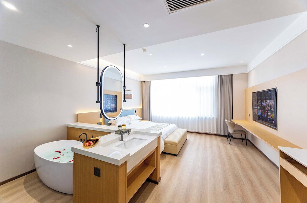 Shiershan Yuntang Hotel, China