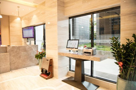 Lavande Hotels·Shenzhen North Railway Station Bantian Metro Station, Shenzhen, China
