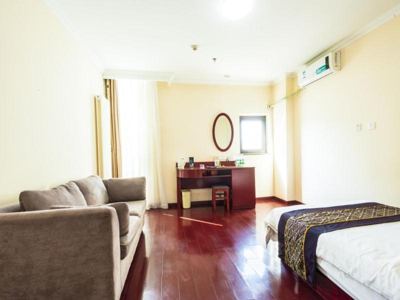 GreenTree Inn HeBei ChengDe Railway Station Southeast ChengDe Century City Business Hotel, Chengde, China