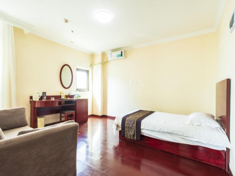 GreenTree Inn HeBei ChengDe Railway Station Southeast ChengDe Century City Business Hotel, Chengde, China