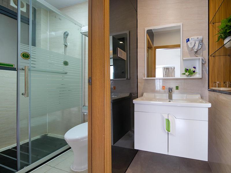 Vienna International Hotel Huizhou Daya Bay Century City, Huizhou, China