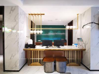 Magnotel guiyang fountain commercial center subway station hotel, Guiyang, China