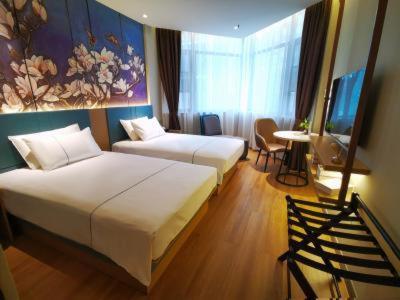 Magnotel guiyang fountain commercial center subway station hotel, Guiyang, China