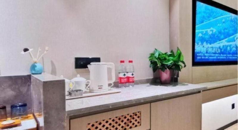 Gya Hotel Jurong England International, Jurong, China