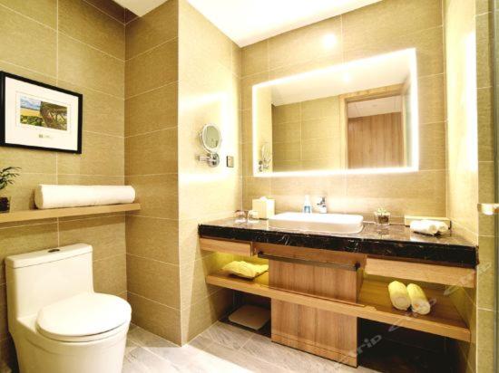 Atour Hotel Wuhan Changqing Road Branch, Wuhan, China