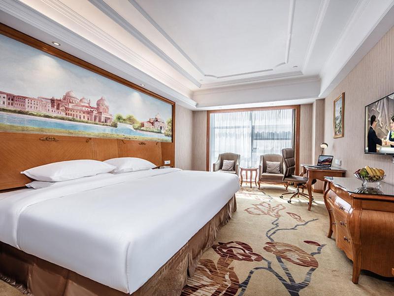 Hotel · Vienna International Hotel Xinyang Yangshan New District, Xinyang