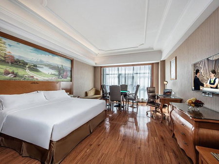 Vienna International Hotel Xinyang Yangshan New District, Xinyang, China
