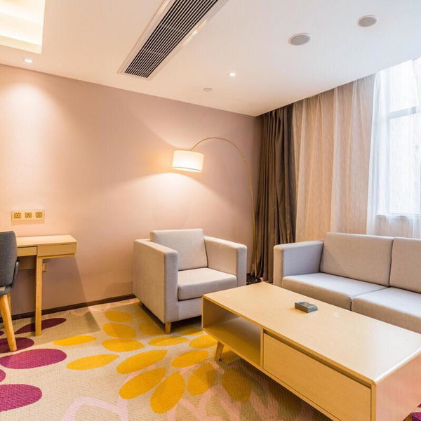 Lavande Hotel (Gaozhou Xiantai Bridge Branch), Maoming, China